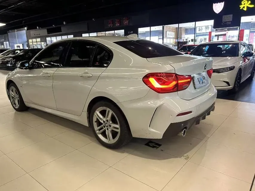 2020 BMW 1 Series 1.5T 140HP L3 7DCT,autocango,china used car exporter,china ev exporter,chinese used car exporter,chinese used ev exporter