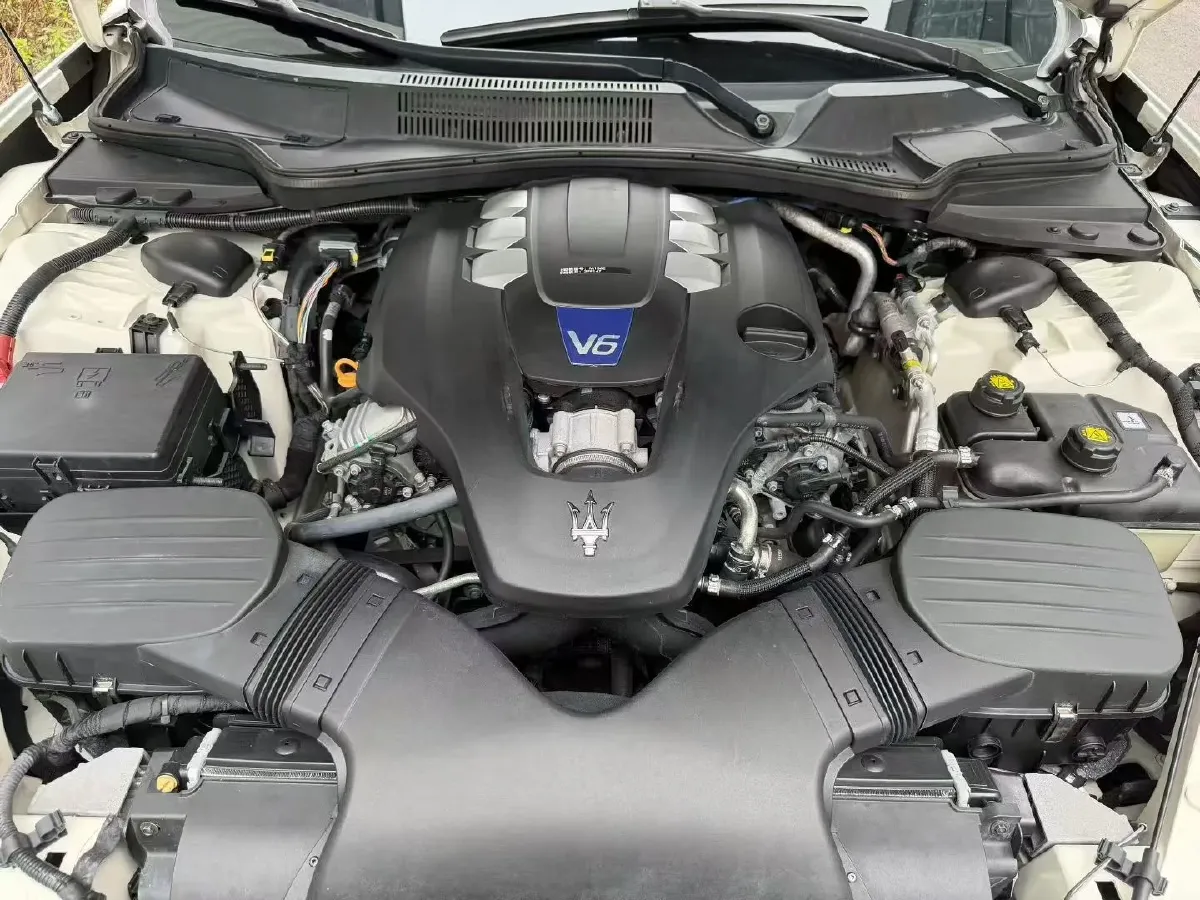 2018 Maserati Quattroporte 3.0T 430HP V6 8AT,autocango,china used car exporter,china ev exporter,chinese used car exporter,chinese used ev exporter