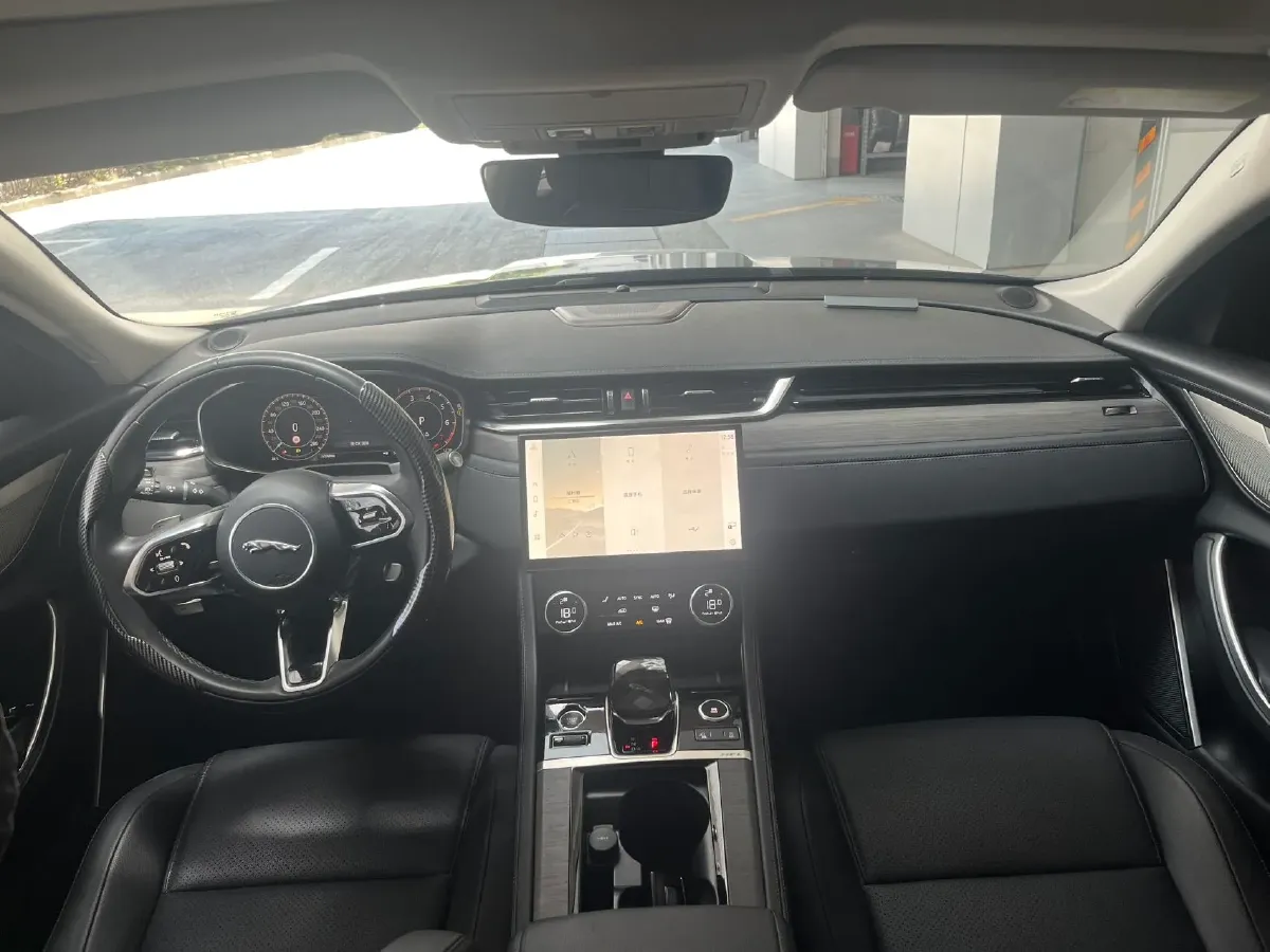 2023 Jaguar XFL 2.0T 200HP L4 8AT,autocango,china used car exporter,china ev exporter,chinese used car exporter,chinese used ev exporter