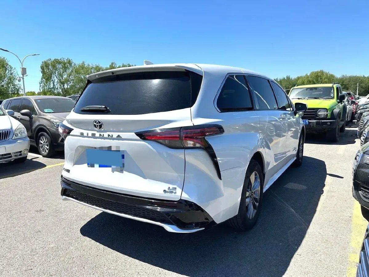 2024 Toyota Sienna 2.5L 189HP L4 E-CVT Hybrid,autocango,china used car exporter,china ev exporter,chinese used car exporter,chinese used ev exporter