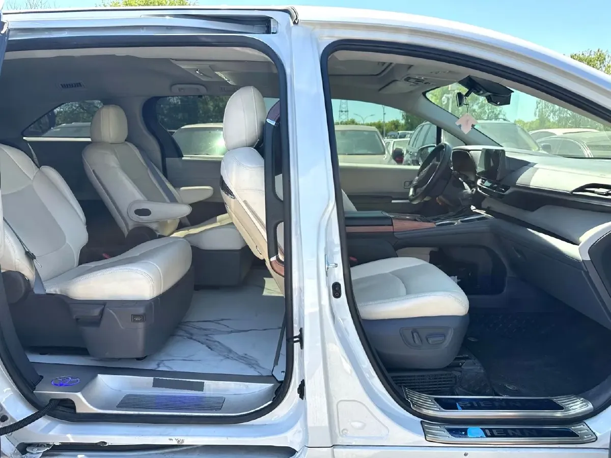 2024 Toyota Sienna 2.5L 189HP L4 E-CVT Hybrid,autocango,china used car exporter,china ev exporter,chinese used car exporter,chinese used ev exporter