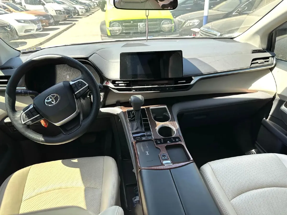 2024 Toyota Sienna 2.5L 189HP L4 E-CVT Hybrid,autocango,china used car exporter,china ev exporter,chinese used car exporter,chinese used ev exporter