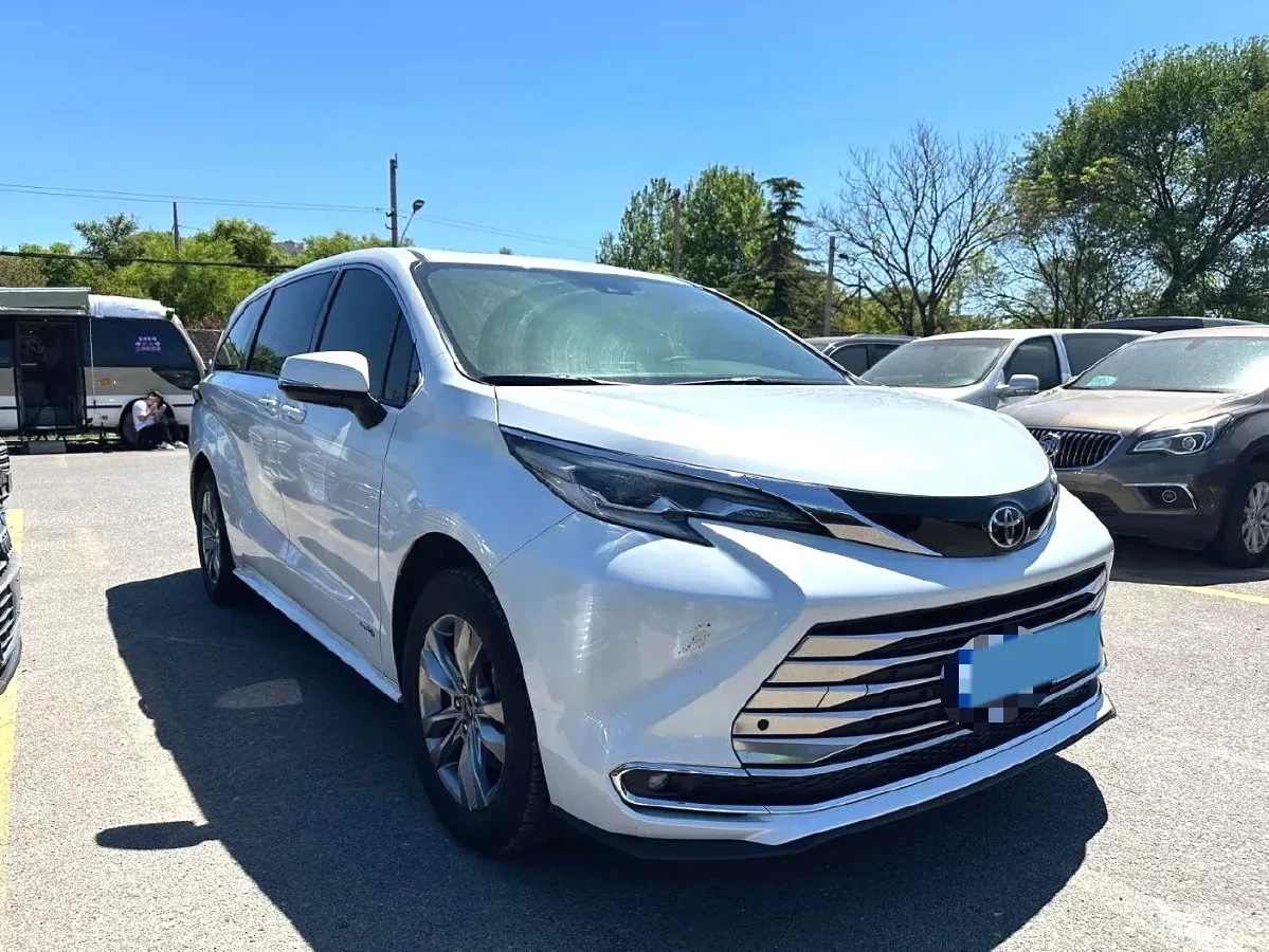 2024 Toyota Sienna 2.5L 189HP L4 E-CVT Hybrid,autocango,china used car exporter,china ev exporter,chinese used car exporter,chinese used ev exporter