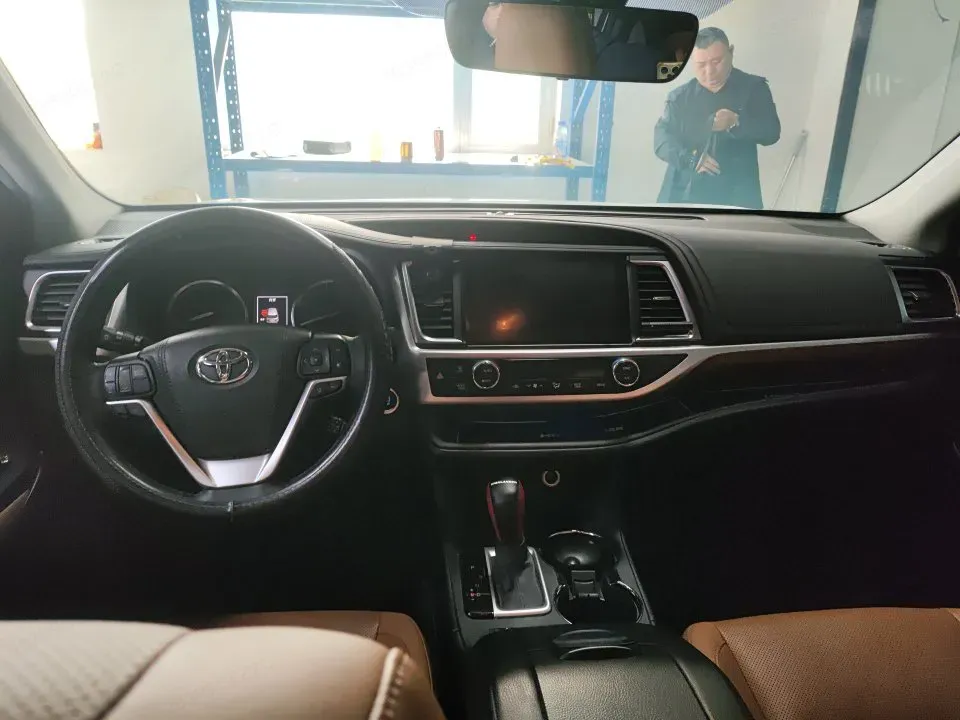 2020 Toyota Highlander 2.0T 220HP L4 6AT,autocango,china used car exporter,china ev exporter,chinese used car exporter,chinese used ev exporter
