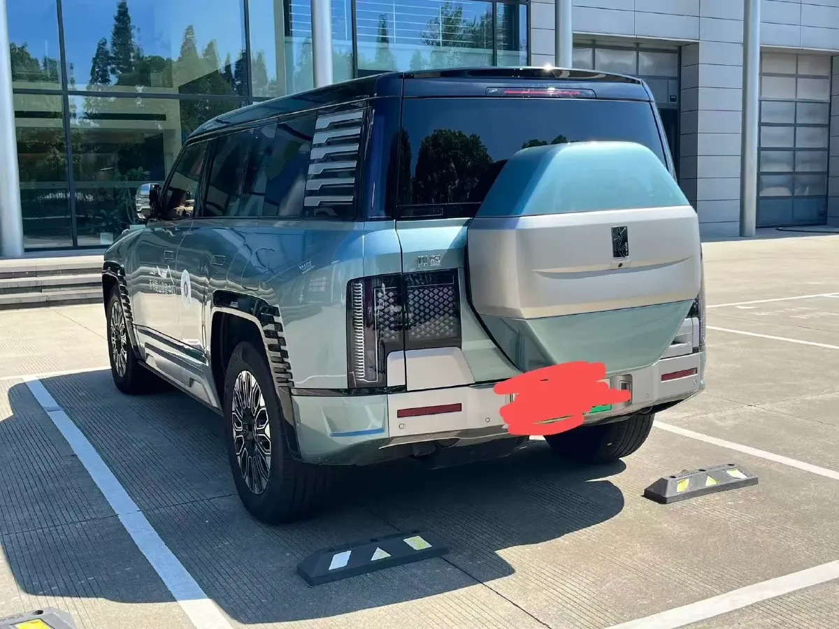 2023 YangWang U8 2.0T 272HP L4 REEV 49.05KWH,autocango,china used car exporter,china ev exporter,chinese used car exporter,chinese used ev exporter
