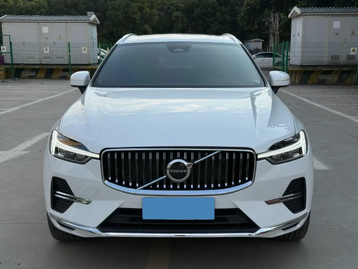 2022 Volvo XC60 2.0T 250HP L4 8AT,autocango,china used car exporter,china ev exporter,chinese used car exporter,chinese used ev exporter