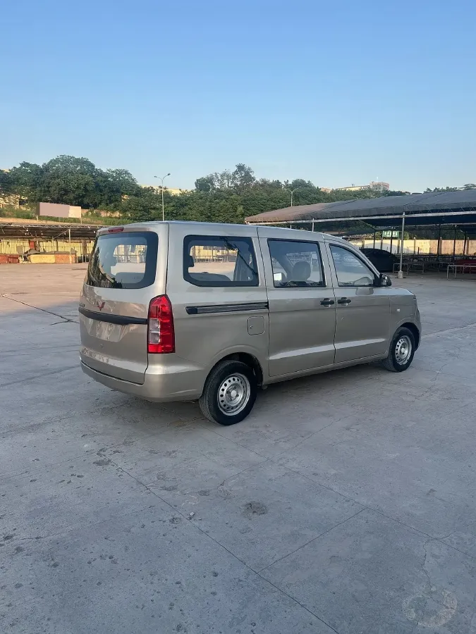 2019 WuLing HongGuang V 1.5L 99HP L4 6MT,autocango,china used car exporter,china ev exporter,chinese used car exporter,chinese used ev exporter