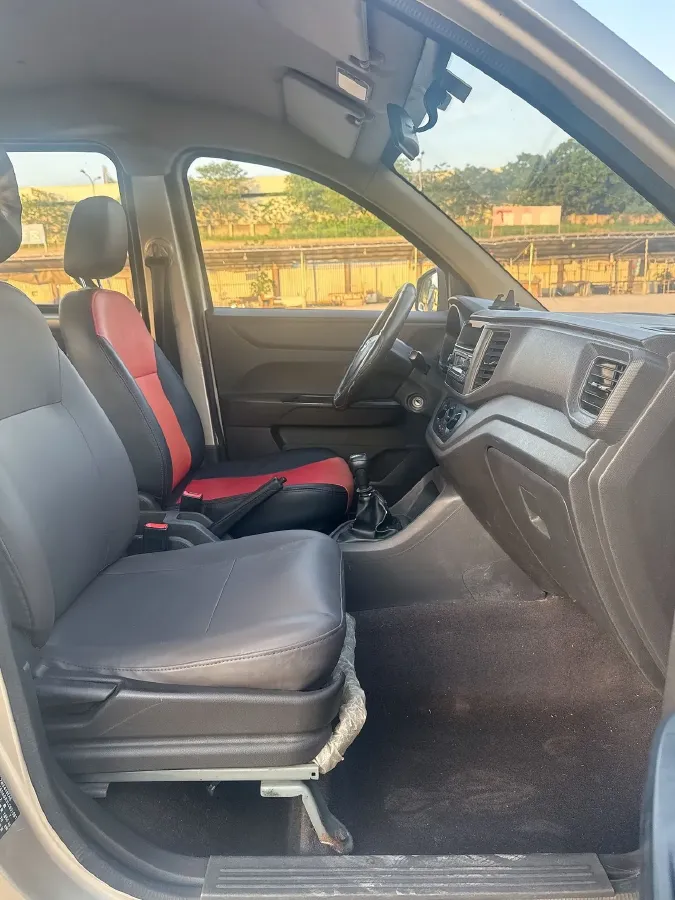 2019 WuLing HongGuang V 1.5L 99HP L4 6MT,autocango,china used car exporter,china ev exporter,chinese used car exporter,chinese used ev exporter