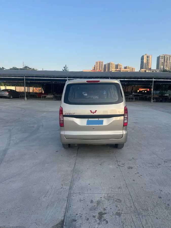 2019 WuLing HongGuang V 1.5L 99HP L4 6MT,autocango,china used car exporter,china ev exporter,chinese used car exporter,chinese used ev exporter