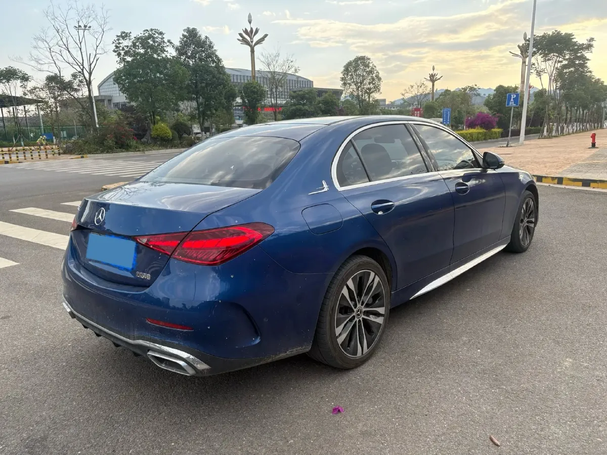 2023 Mercedes-Benz C Class 2.0T 204HP L4 9AT PHEV 25.4KWH,autocango,china used car exporter,china ev exporter,chinese used car exporter,chinese used ev exporter
