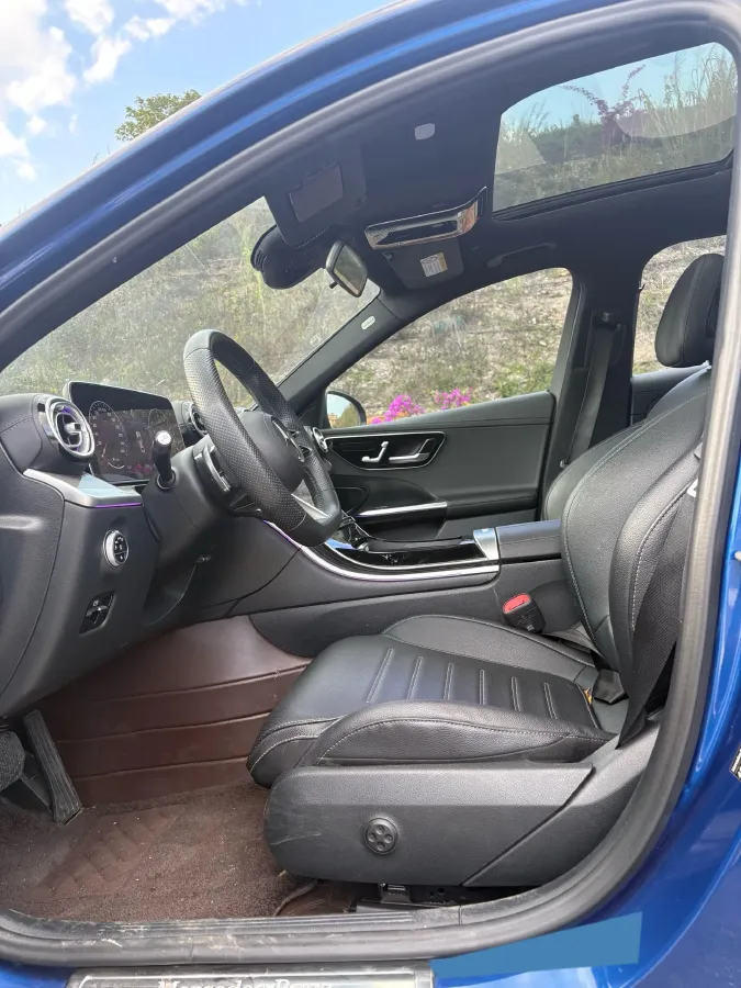 2023 Mercedes-Benz C Class 2.0T 204HP L4 9AT PHEV 25.4KWH,autocango,china used car exporter,china ev exporter,chinese used car exporter,chinese used ev exporter