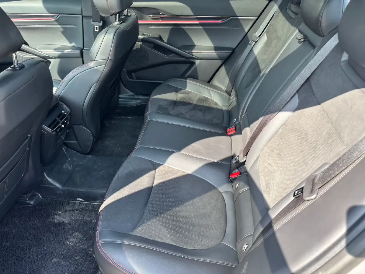 2022 Ford Mondeo 2.0T 238HP L4 8AT,autocango,china used car exporter,china ev exporter,chinese used car exporter,chinese used ev exporter