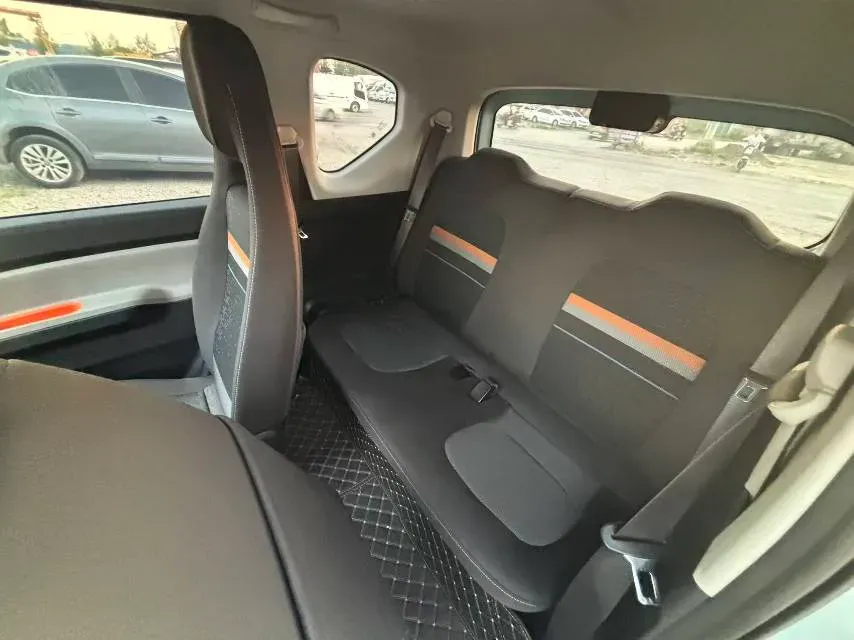 2022 LingBox uni BEV 11.52KWH,autocango,china used car exporter,china ev exporter,chinese used car exporter,chinese used ev exporter