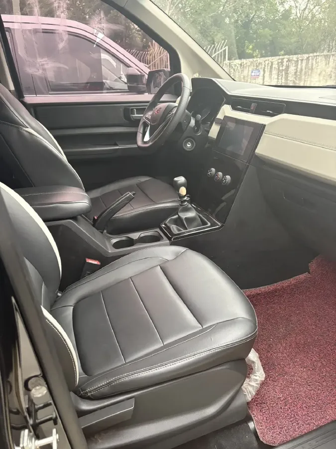 2021 WuLing ZhengChen 1.5T 147HP L4 6MT,autocango,china used car exporter,china ev exporter,chinese used car exporter,chinese used ev exporter