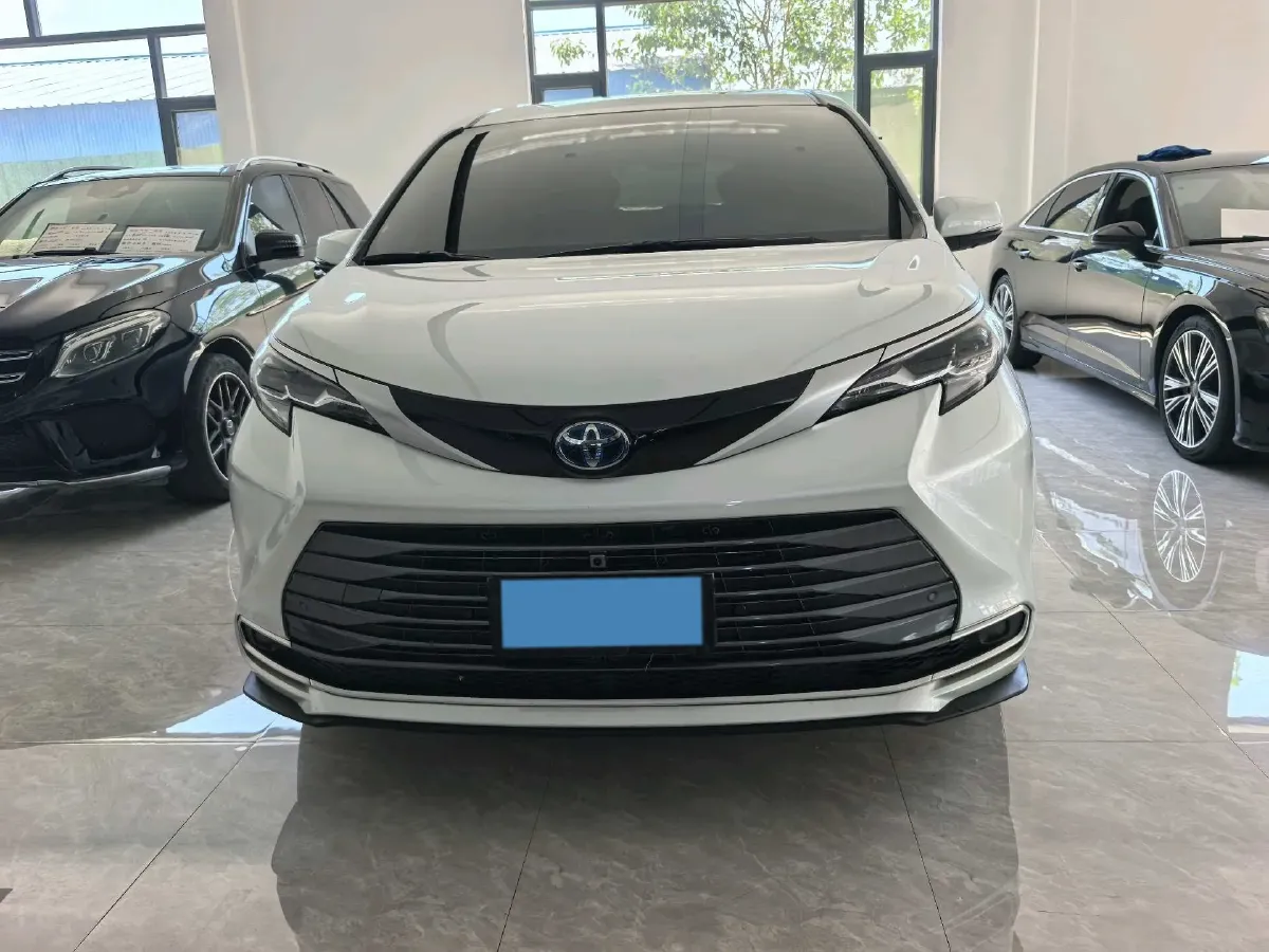 2023 Toyota Sienna 2.5L 189HP L4 E-CVT Hybrid,autocango,china used car exporter,china ev exporter,chinese used car exporter,chinese used ev exporter