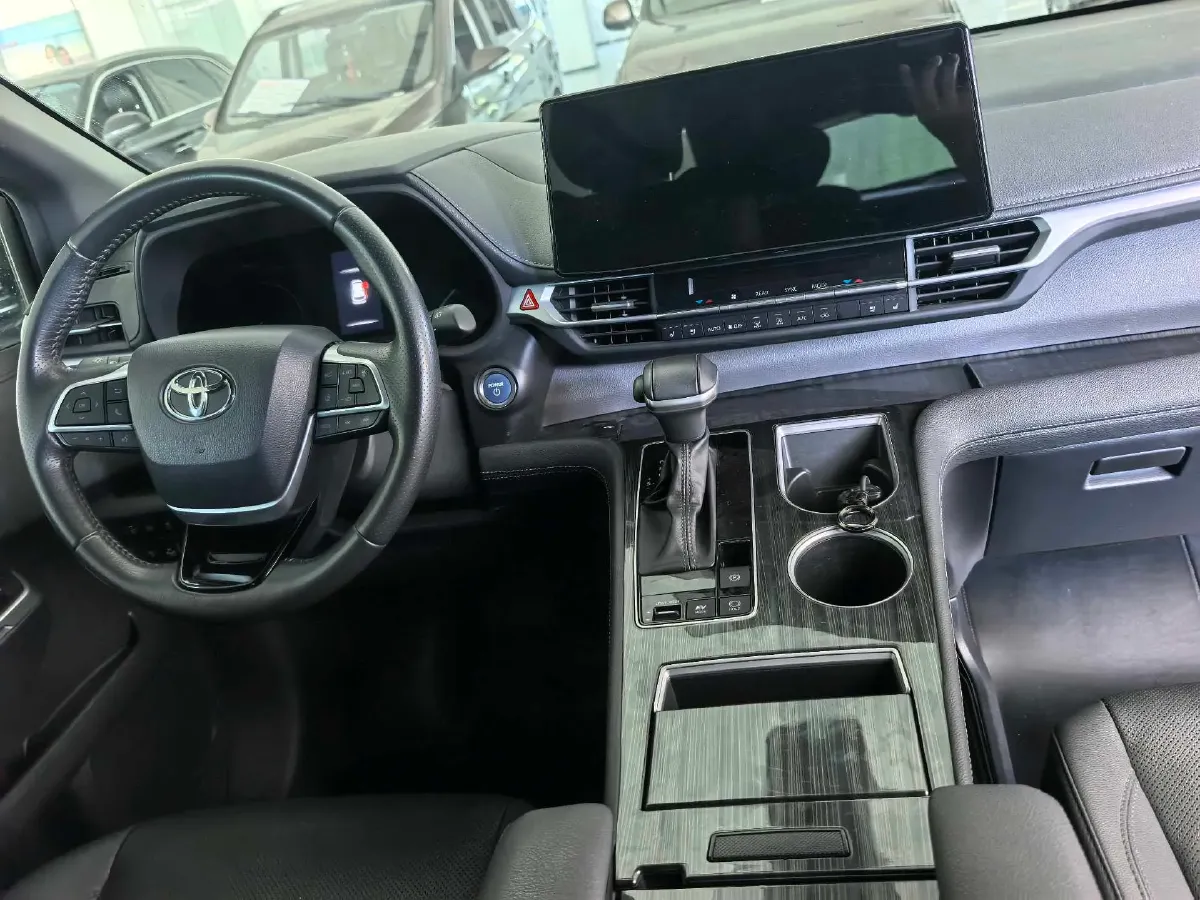 2023 Toyota Sienna 2.5L 189HP L4 E-CVT Hybrid,autocango,china used car exporter,china ev exporter,chinese used car exporter,chinese used ev exporter