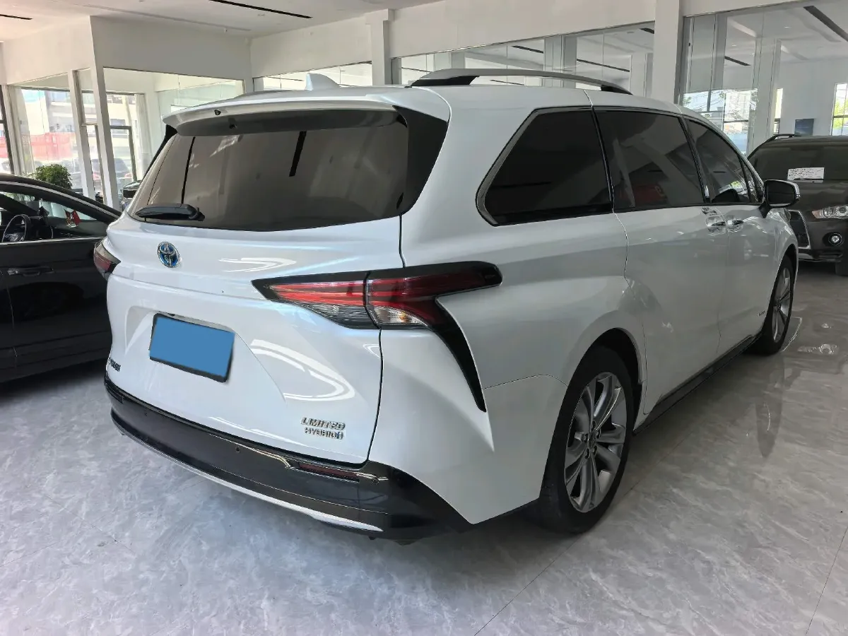 2023 Toyota Sienna 2.5L 189HP L4 E-CVT Hybrid,autocango,china used car exporter,china ev exporter,chinese used car exporter,chinese used ev exporter