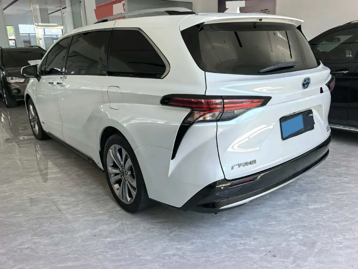 2023 Toyota Sienna 2.5L 189HP L4 E-CVT Hybrid,autocango,china used car exporter,china ev exporter,chinese used car exporter,chinese used ev exporter