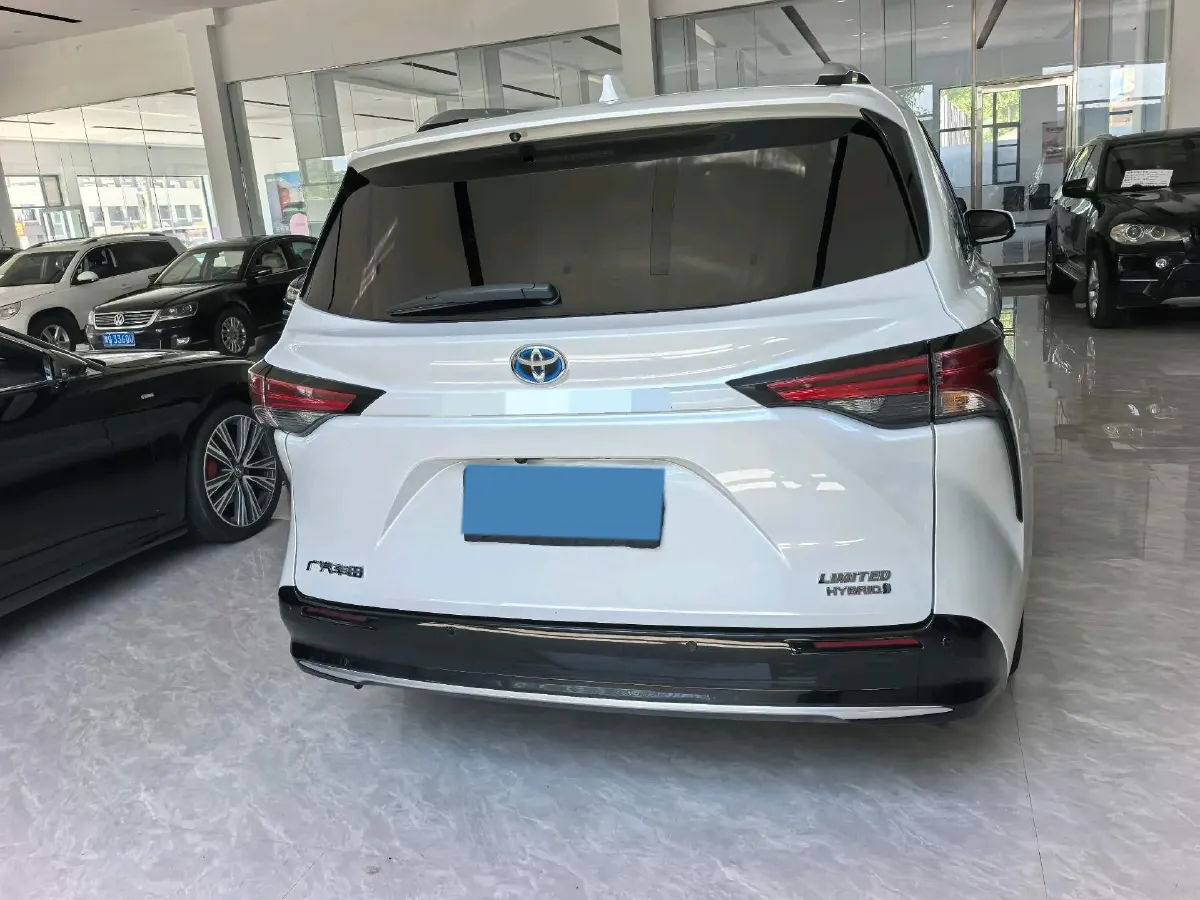 2023 Toyota Sienna 2.5L 189HP L4 E-CVT Hybrid,autocango,china used car exporter,china ev exporter,chinese used car exporter,chinese used ev exporter