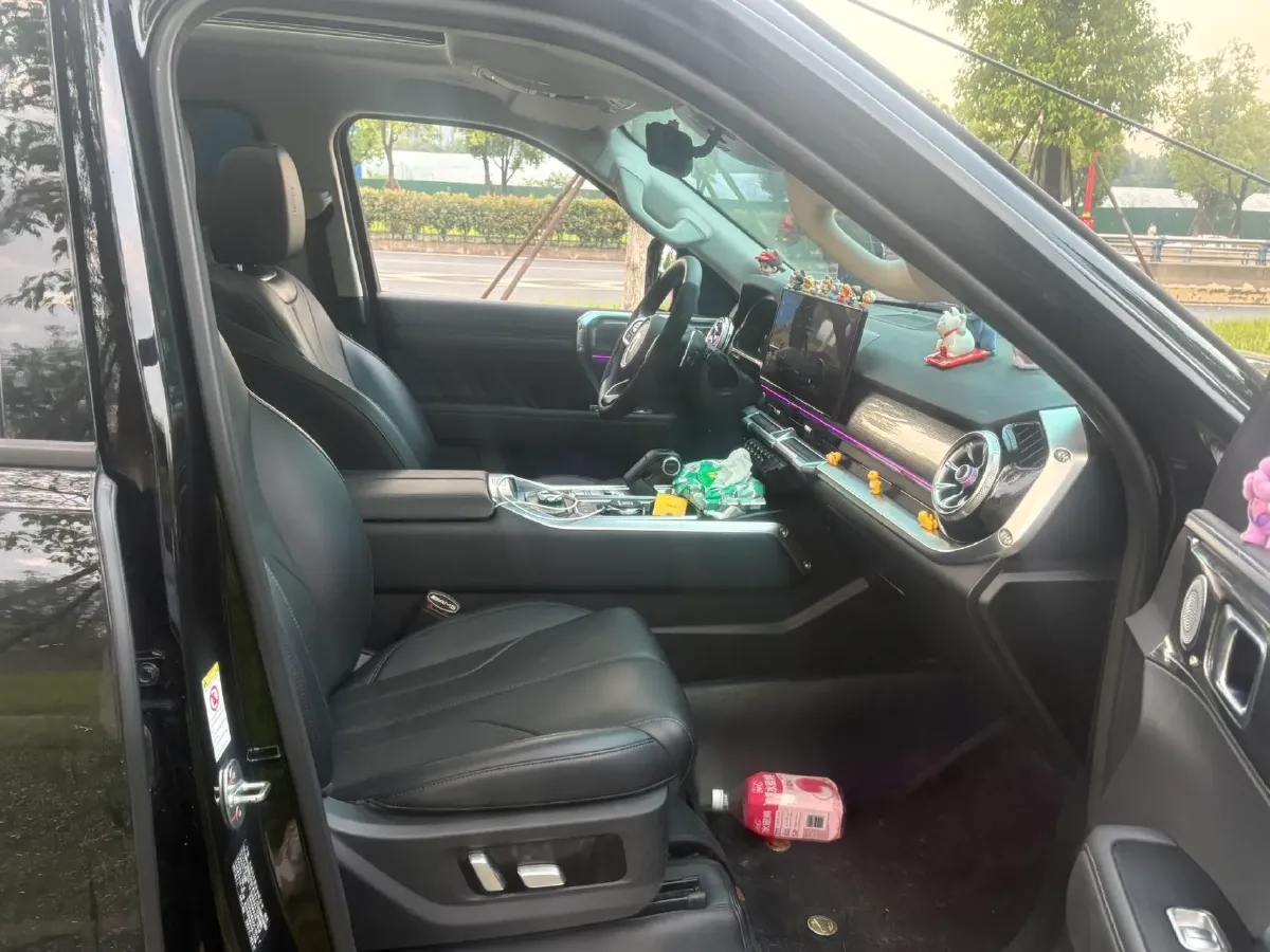 2024 Tank 400 2.0T 252HP L4 9AT PHEV 36.7/37.1KWH,autocango,china used car exporter,china ev exporter,chinese used car exporter,chinese used ev exporter