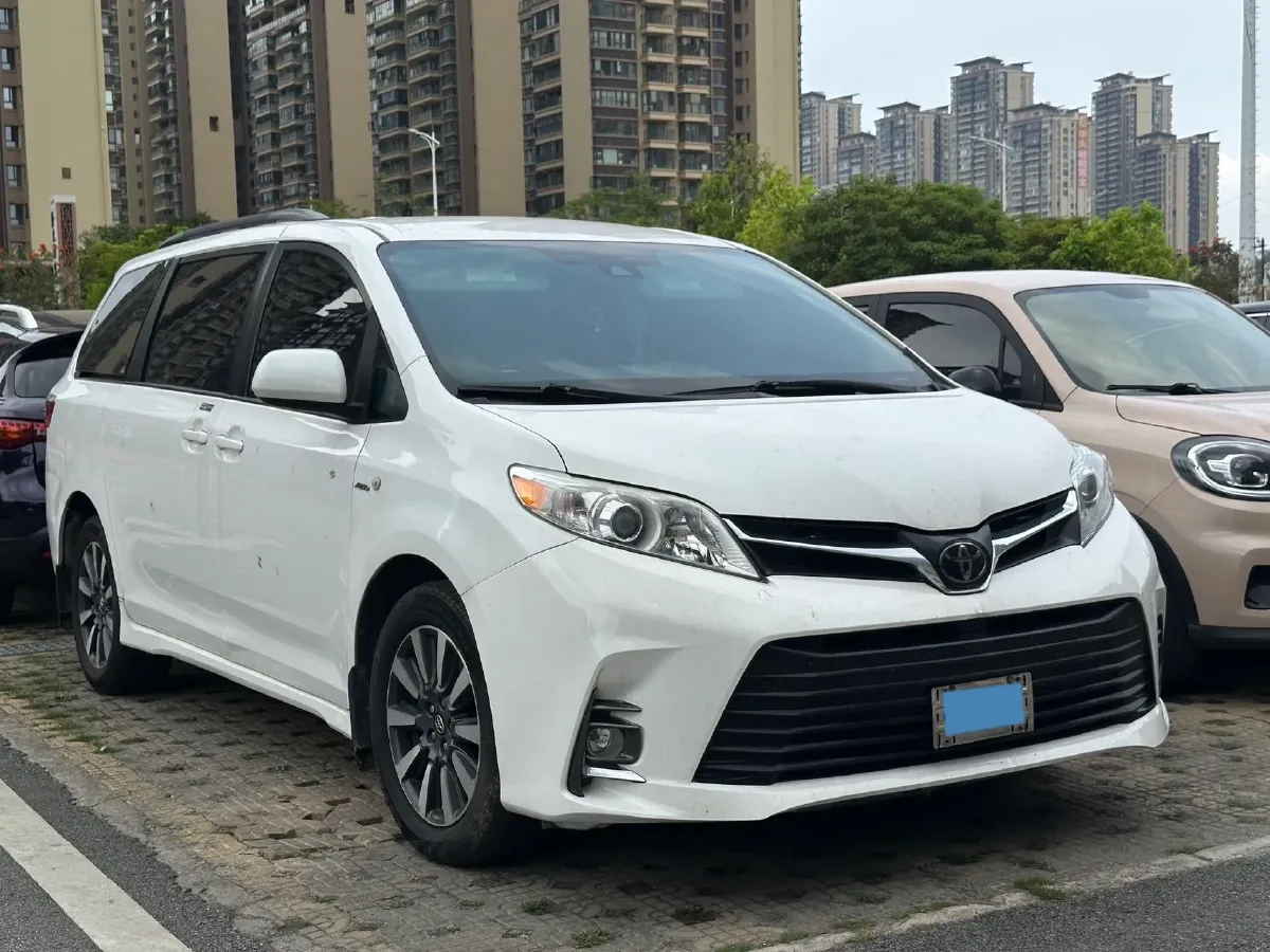 2018 DS 7 1.6T 220HP L4 8AT,autocango,china used car exporter,china ev exporter,chinese used car exporter,chinese used ev exporter