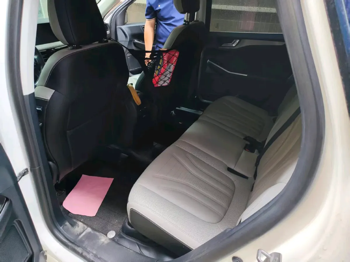 2020 Ford Escape 2.0T 248HP L4 8AT,autocango,china used car exporter,china ev exporter,chinese used car exporter,chinese used ev exporter