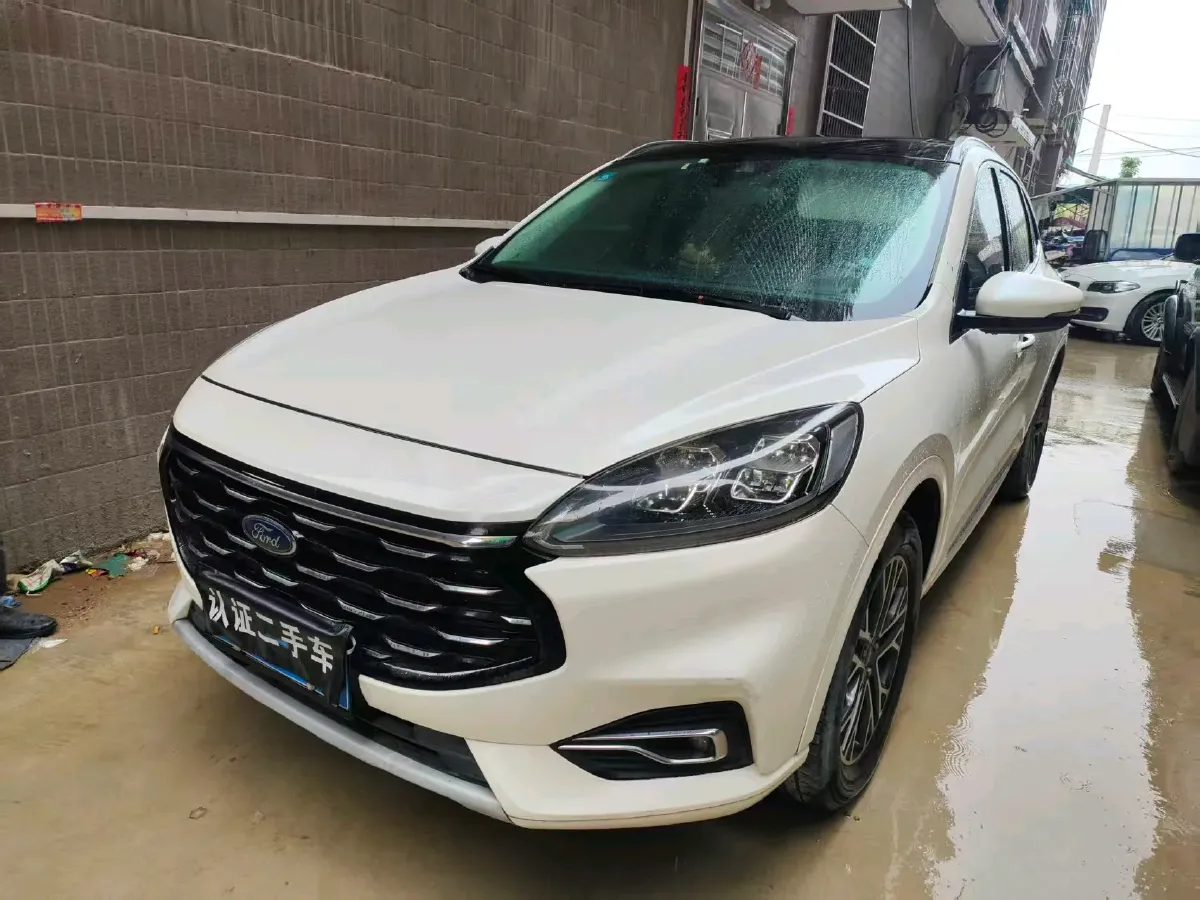 2020 Ford Escape 2.0T 248HP L4 8AT,autocango,china used car exporter,china ev exporter,chinese used car exporter,chinese used ev exporter