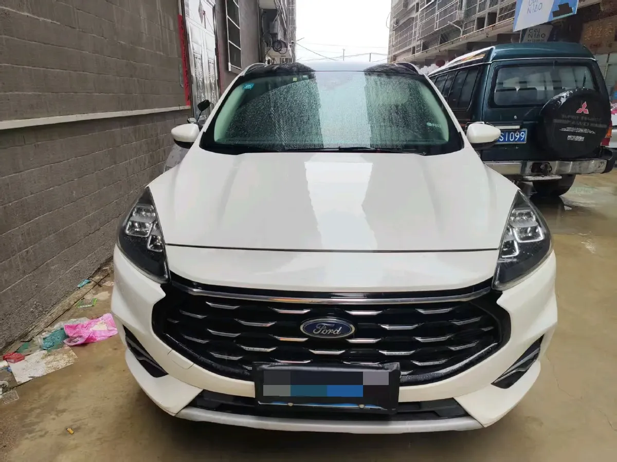 2020 Ford Escape 2.0T 248HP L4 8AT,autocango,china used car exporter,china ev exporter,chinese used car exporter,chinese used ev exporter