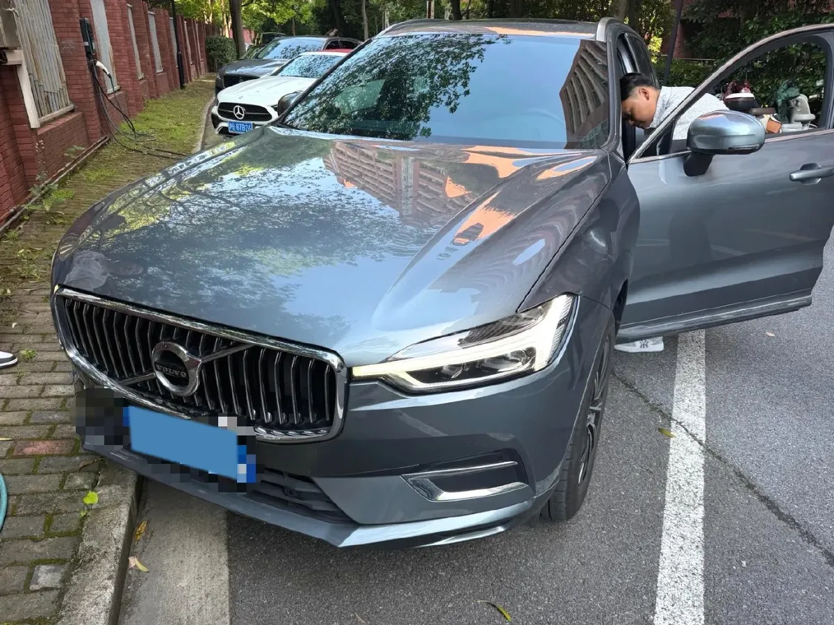 2021 Volvo XC60 2.0T 250HP L4 8AT,autocango,china used car exporter,china ev exporter,chinese used car exporter,chinese used ev exporter