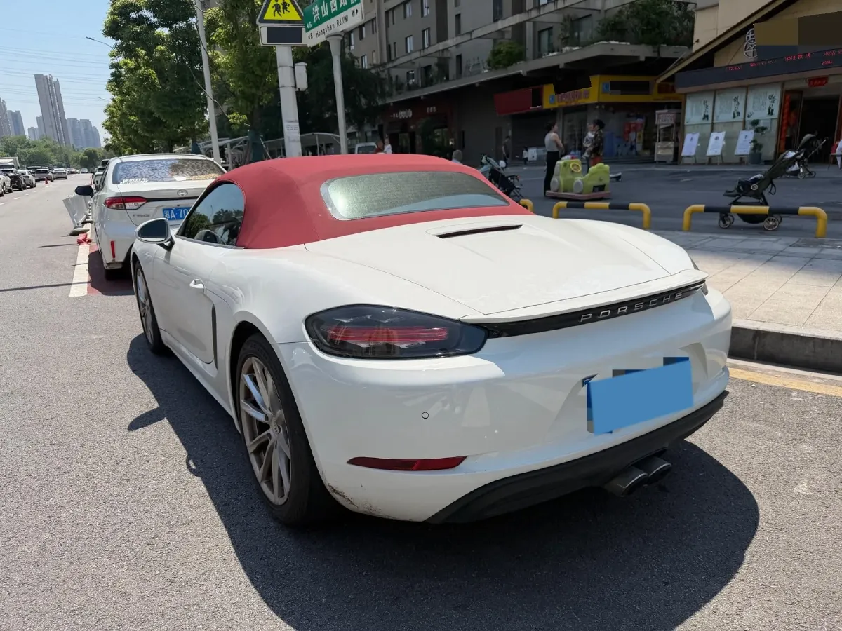 2022 Porsche 718 2.0T 250HP H4 7DCT,autocango,china used car exporter,china ev exporter,chinese used car exporter,chinese used ev exporter