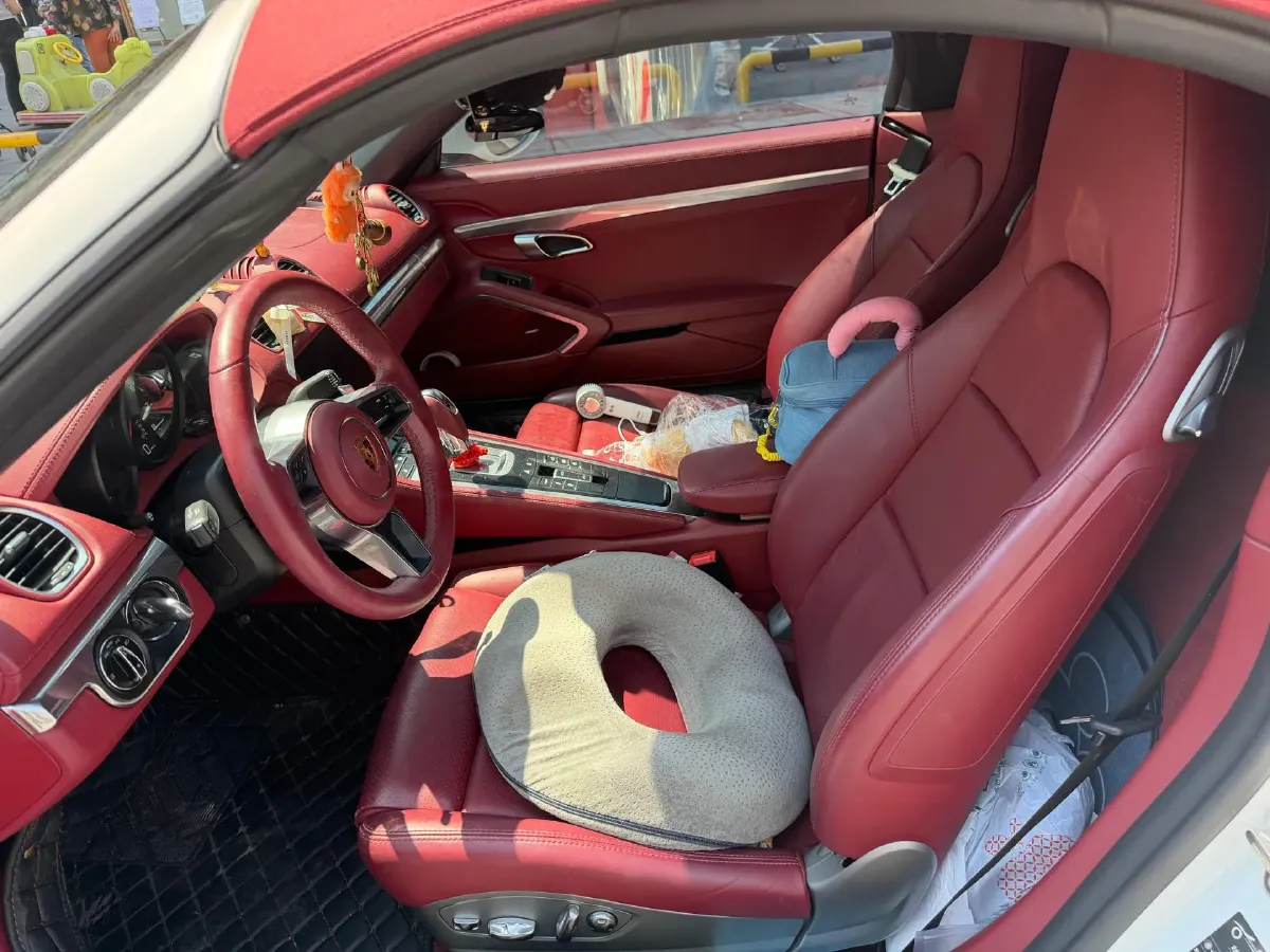 2022 Porsche 718 2.0T 250HP H4 7DCT,autocango,china used car exporter,china ev exporter,chinese used car exporter,chinese used ev exporter