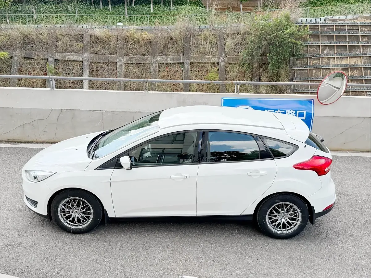 2018 Ford Focus 1.6L 125HP L4 6DCT,autocango,china used car exporter,china ev exporter,chinese used car exporter,chinese used ev exporter