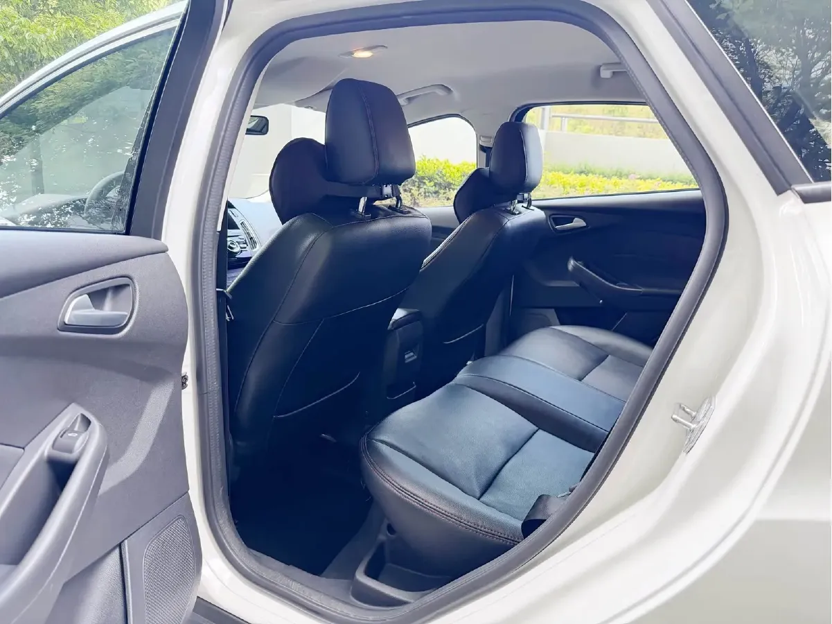 2018 Ford Focus 1.6L 125HP L4 6DCT,autocango,china used car exporter,china ev exporter,chinese used car exporter,chinese used ev exporter