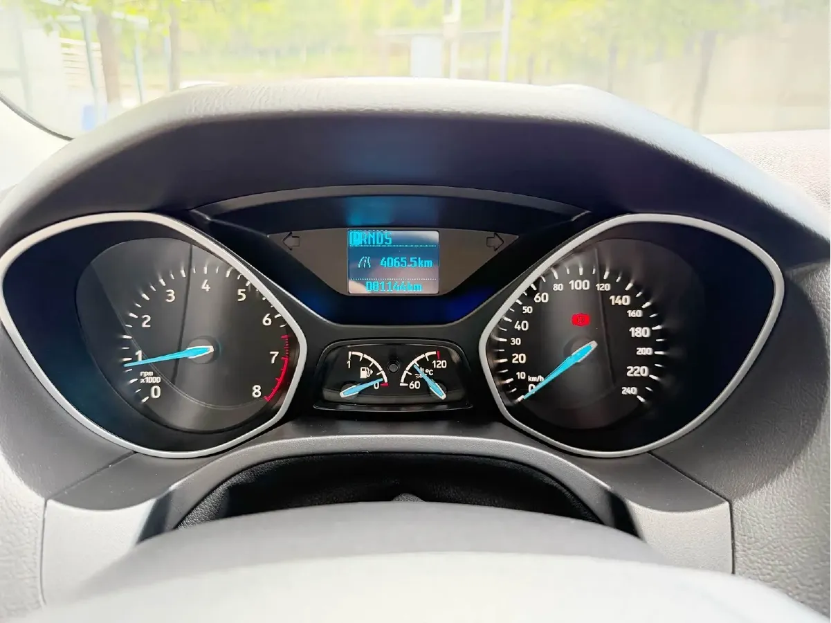2018 Ford Focus 1.6L 125HP L4 6DCT,autocango,china used car exporter,china ev exporter,chinese used car exporter,chinese used ev exporter
