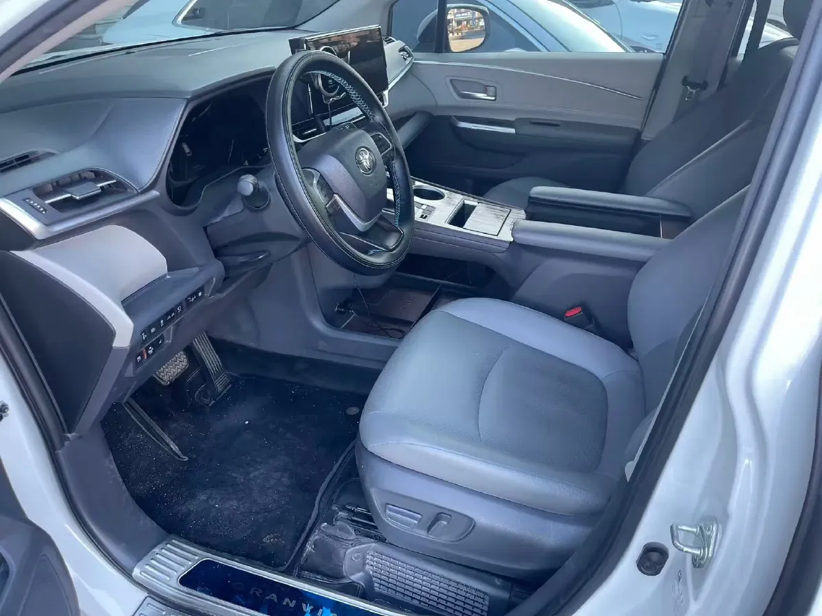 2023 Toyota Granvia 2.5L 189HP L4 E-CVT Hybrid,autocango,china used car exporter,china ev exporter,chinese used car exporter,chinese used ev exporter
