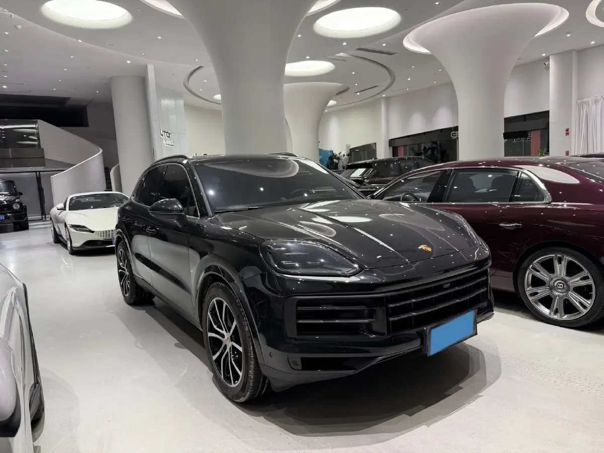 2024 Porsche Cayenne 3.0T 354HP V6 8AT,autocango,china used car exporter,china ev exporter,chinese used car exporter,chinese used ev exporter