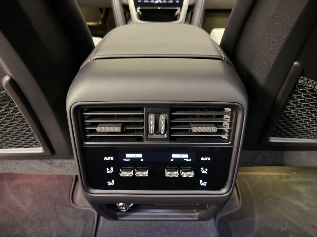 2024 Porsche Cayenne 3.0T 354HP V6 8AT,autocango,china used car exporter,china ev exporter,chinese used car exporter,chinese used ev exporter