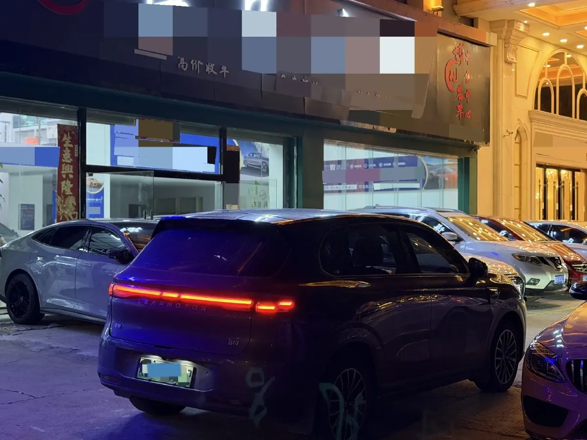 2025 Leapmotor B10 BEV 56.2KWH,autocango,china used car exporter,china ev exporter,chinese used car exporter,chinese used ev exporter