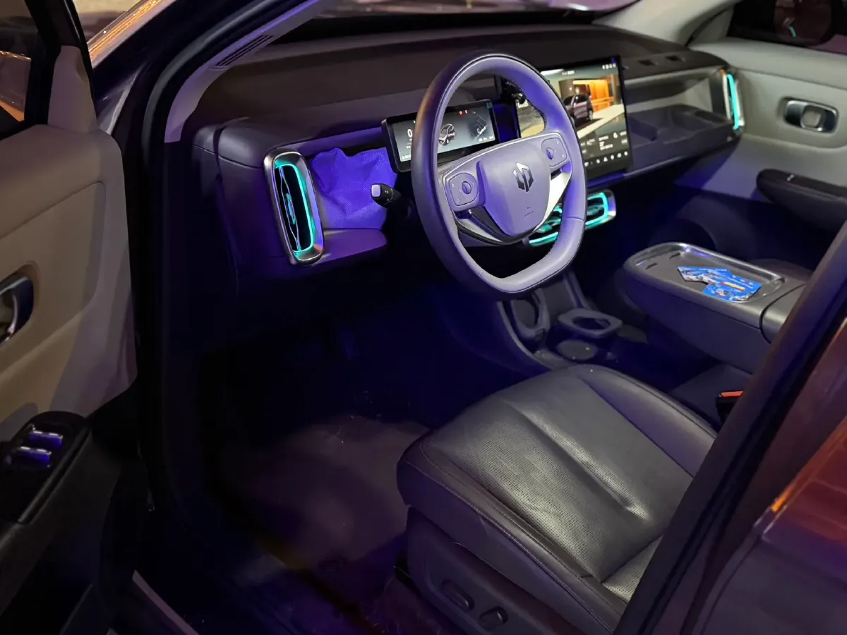 2025 Leapmotor B10 BEV 56.2KWH,autocango,china used car exporter,china ev exporter,chinese used car exporter,chinese used ev exporter