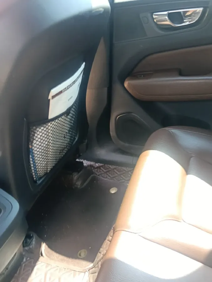 2020 Volvo XC60 2.0T 254HP L4 8AT,autocango,china used car exporter,china ev exporter,chinese used car exporter,chinese used ev exporter