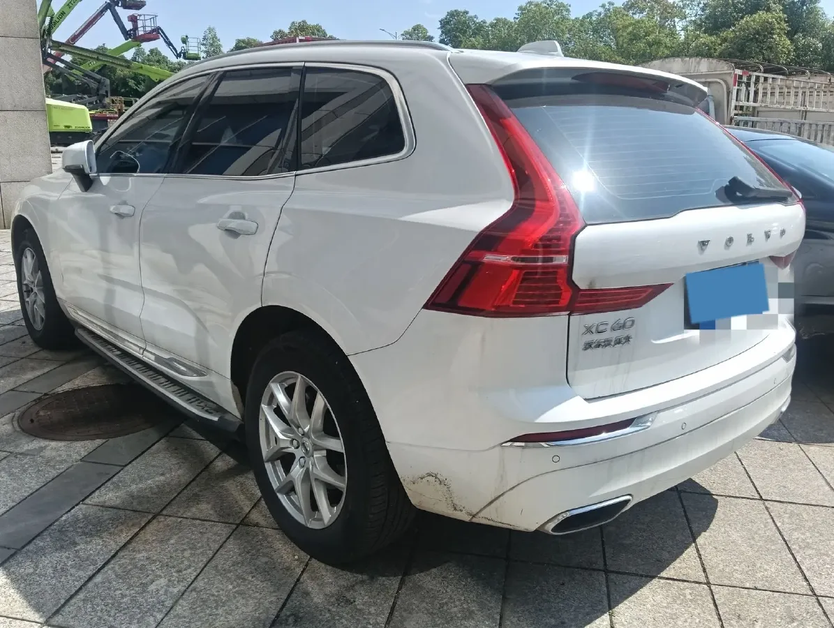 2020 Volvo XC60 2.0T 254HP L4 8AT,autocango,china used car exporter,china ev exporter,chinese used car exporter,chinese used ev exporter
