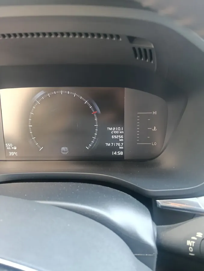 2020 Volvo XC60 2.0T 254HP L4 8AT,autocango,china used car exporter,china ev exporter,chinese used car exporter,chinese used ev exporter