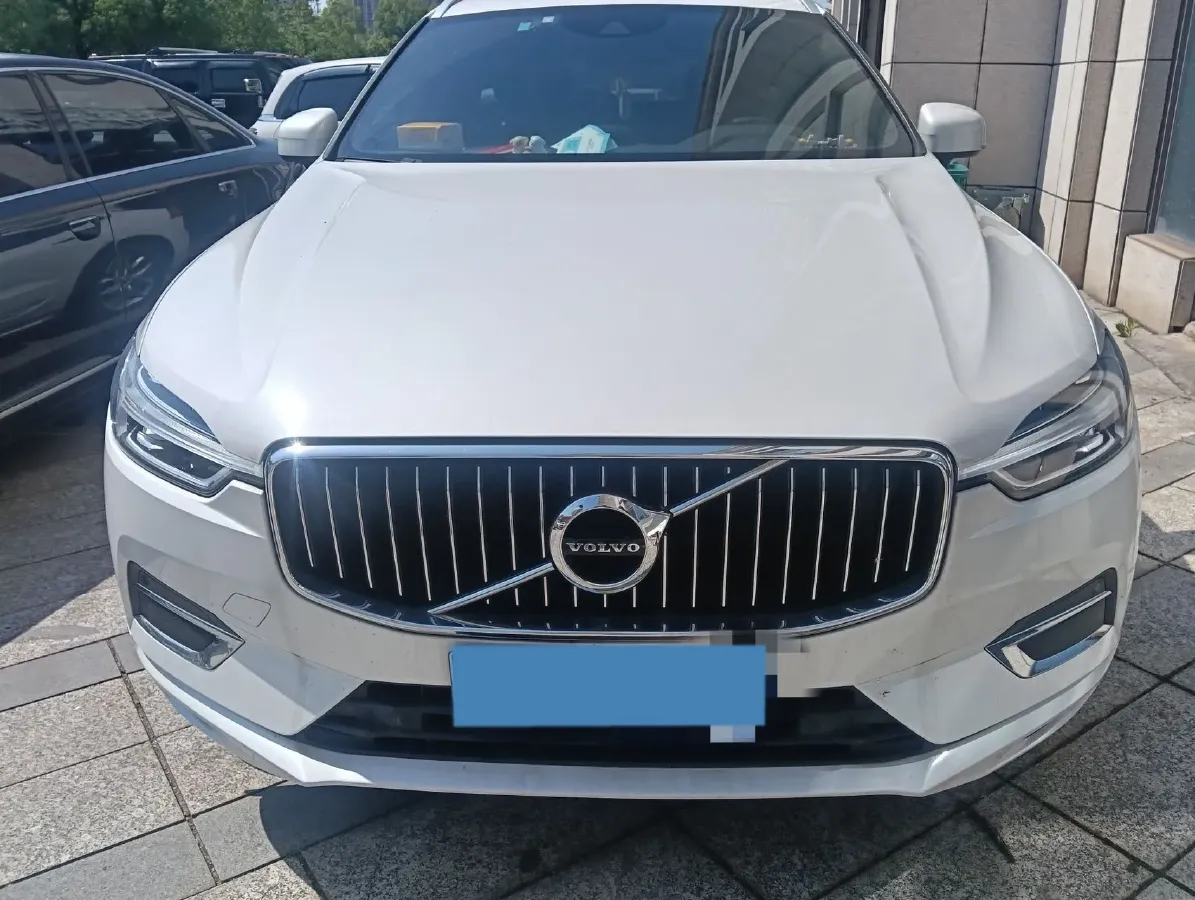 2020 Volvo XC60 2.0T 254HP L4 8AT,autocango,china used car exporter,china ev exporter,chinese used car exporter,chinese used ev exporter