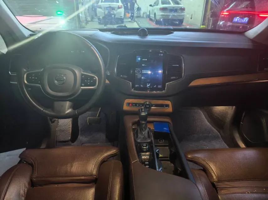 2019 Volvo XC90 2.0T 320HP L4 8AT,autocango,china used car exporter,china ev exporter,chinese used car exporter,chinese used ev exporter