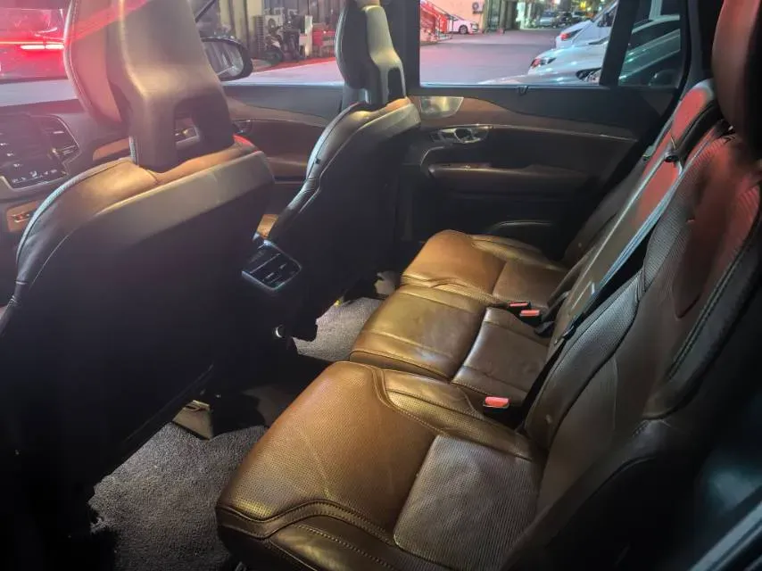 2019 Volvo XC90 2.0T 320HP L4 8AT,autocango,china used car exporter,china ev exporter,chinese used car exporter,chinese used ev exporter