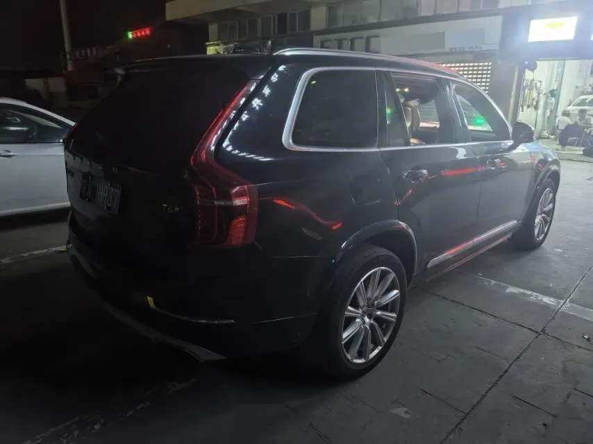 2019 Volvo XC90 2.0T 320HP L4 8AT,autocango,china used car exporter,china ev exporter,chinese used car exporter,chinese used ev exporter