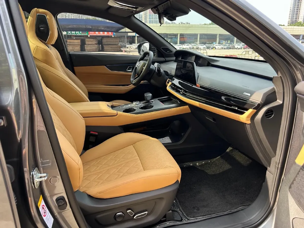 2021 ChangAn UNI-K 2.0T 233HP L4 8AT,autocango,china used car exporter,china ev exporter,chinese used car exporter,chinese used ev exporter