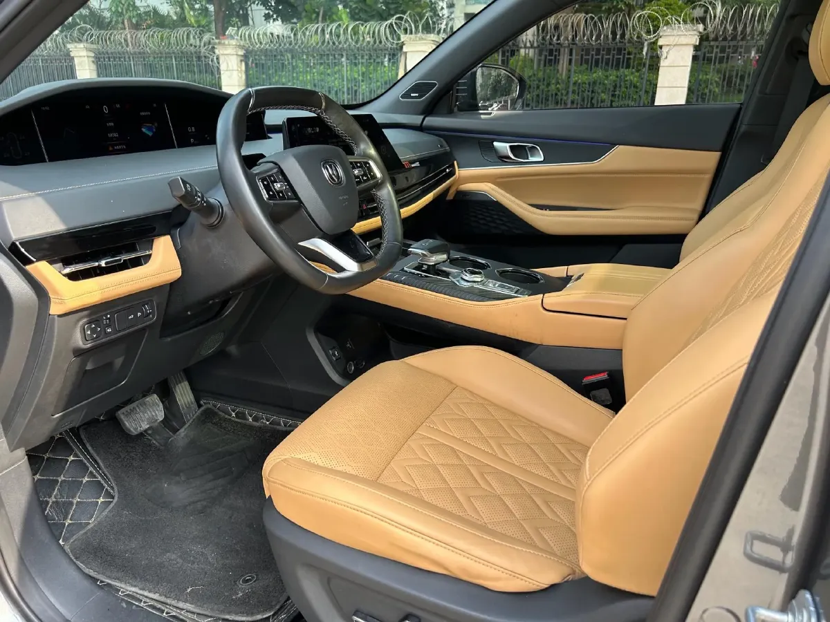 2021 ChangAn UNI-K 2.0T 233HP L4 8AT,autocango,china used car exporter,china ev exporter,chinese used car exporter,chinese used ev exporter