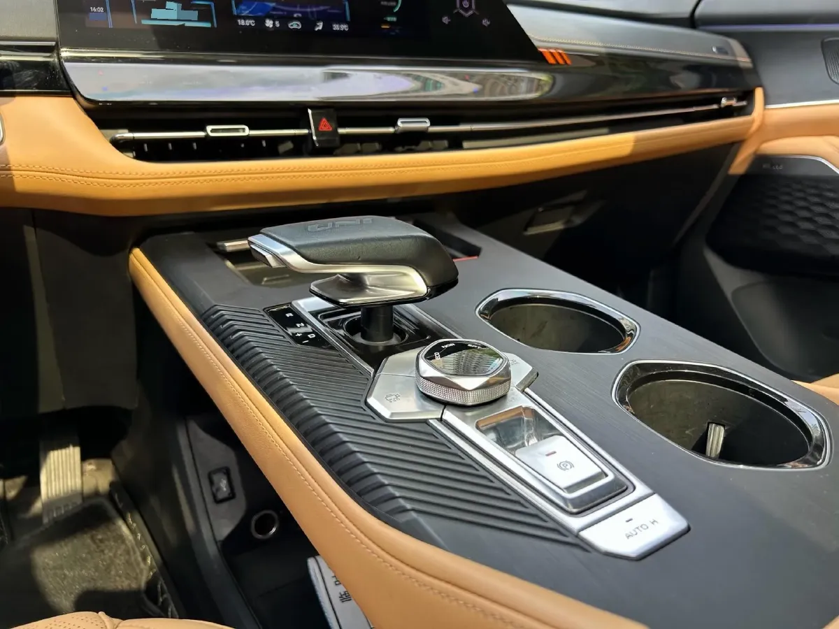 2021 ChangAn UNI-K 2.0T 233HP L4 8AT,autocango,china used car exporter,china ev exporter,chinese used car exporter,chinese used ev exporter