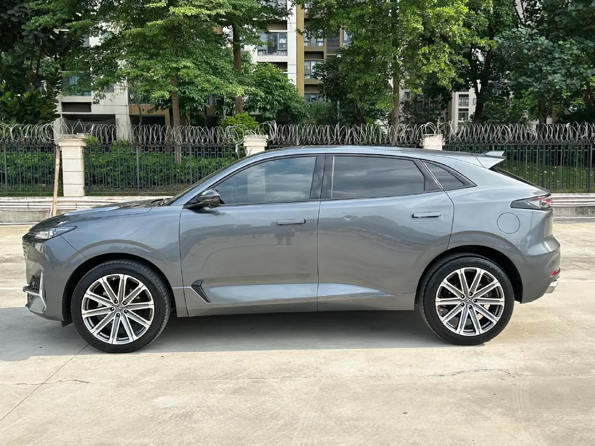2021 ChangAn UNI-K 2.0T 233HP L4 8AT,autocango,china used car exporter,china ev exporter,chinese used car exporter,chinese used ev exporter
